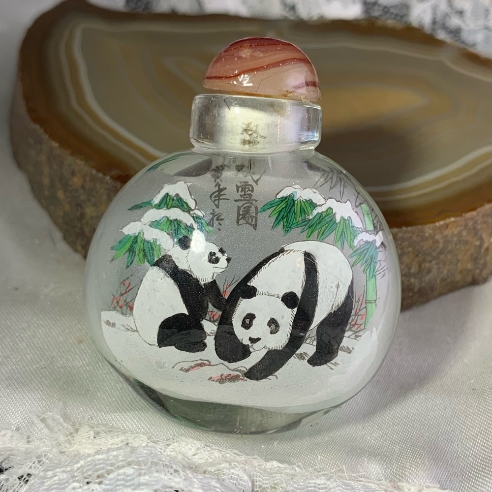 VINTAGE CHINESE PANDA GLASS SNUFF BOTTLE